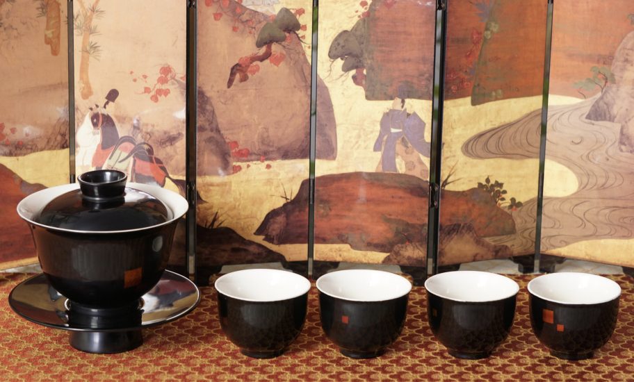 Lacquer-Finish Porcelain Tea Set – Handcrafted Gaiwan & Cups with Subtle Gold Detailing | Chinese Tea Ritual | Orithing