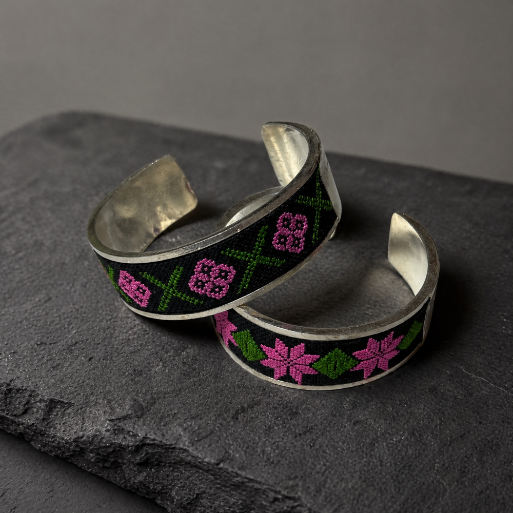 Hand-Embroidered Alloy Silver Cuff Bracelet – Traditional Xixiu Artisan Bangle