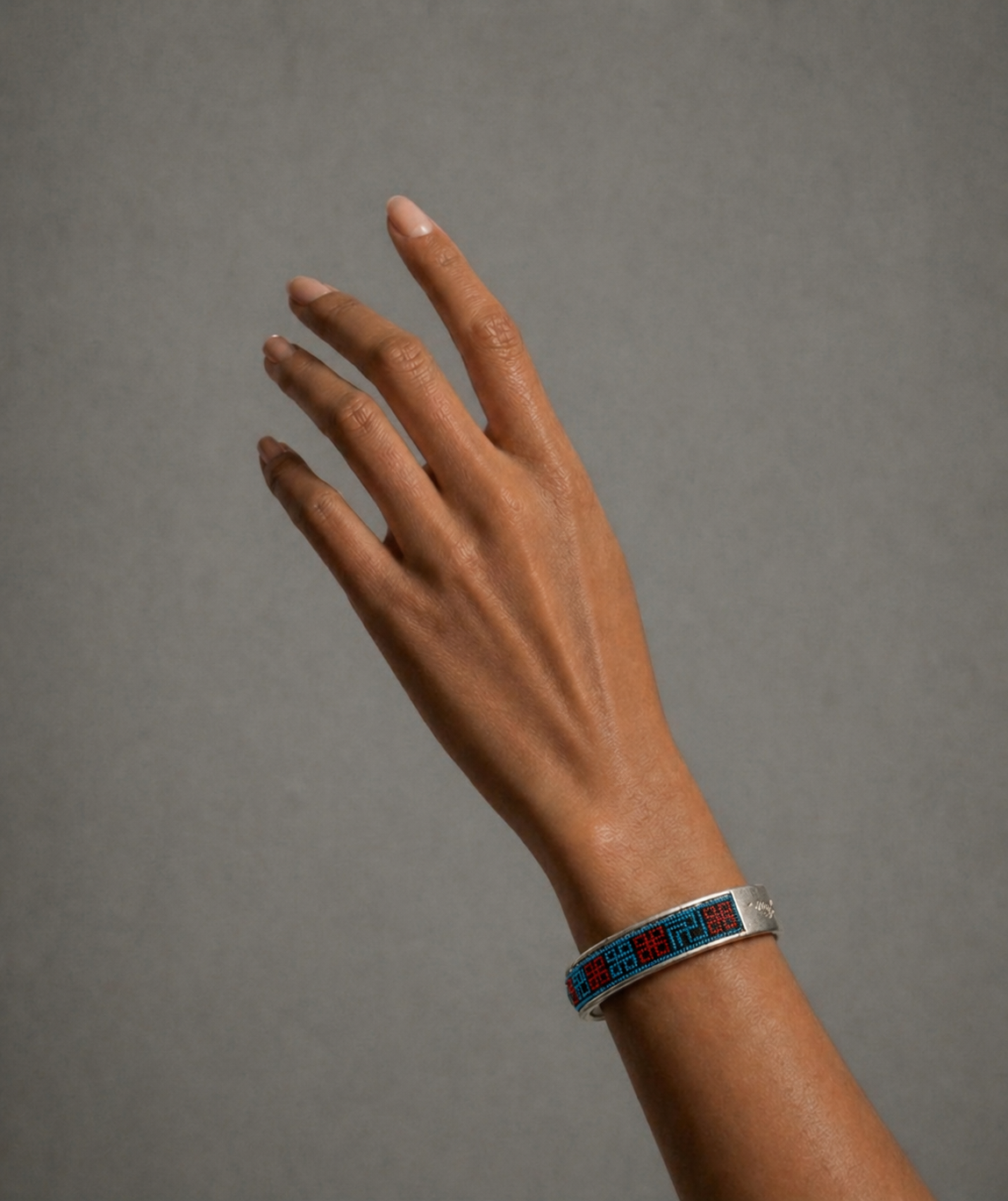 Hand-Embroidered Silver Cuff Bracelet – Traditional Xixiu Artisan Bangle