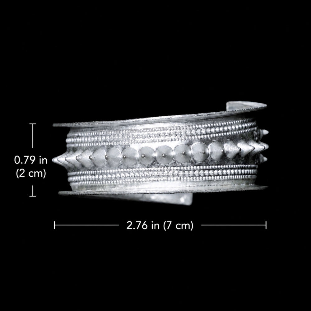Miao silver patterned bracelet: Dimension diagram of the patterned bracelet