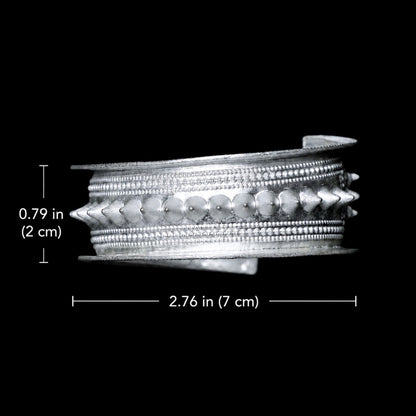 Miao silver patterned bracelet: Dimension diagram of the patterned bracelet