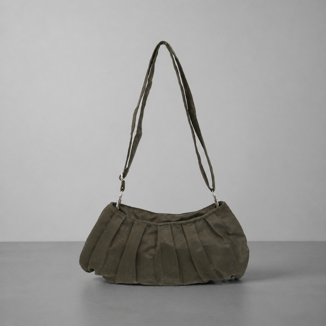 Xiangyun Silk Cloud Shoulder Bag – Black Minimalist Underarm Bag with Adjustable Strap | Orithing