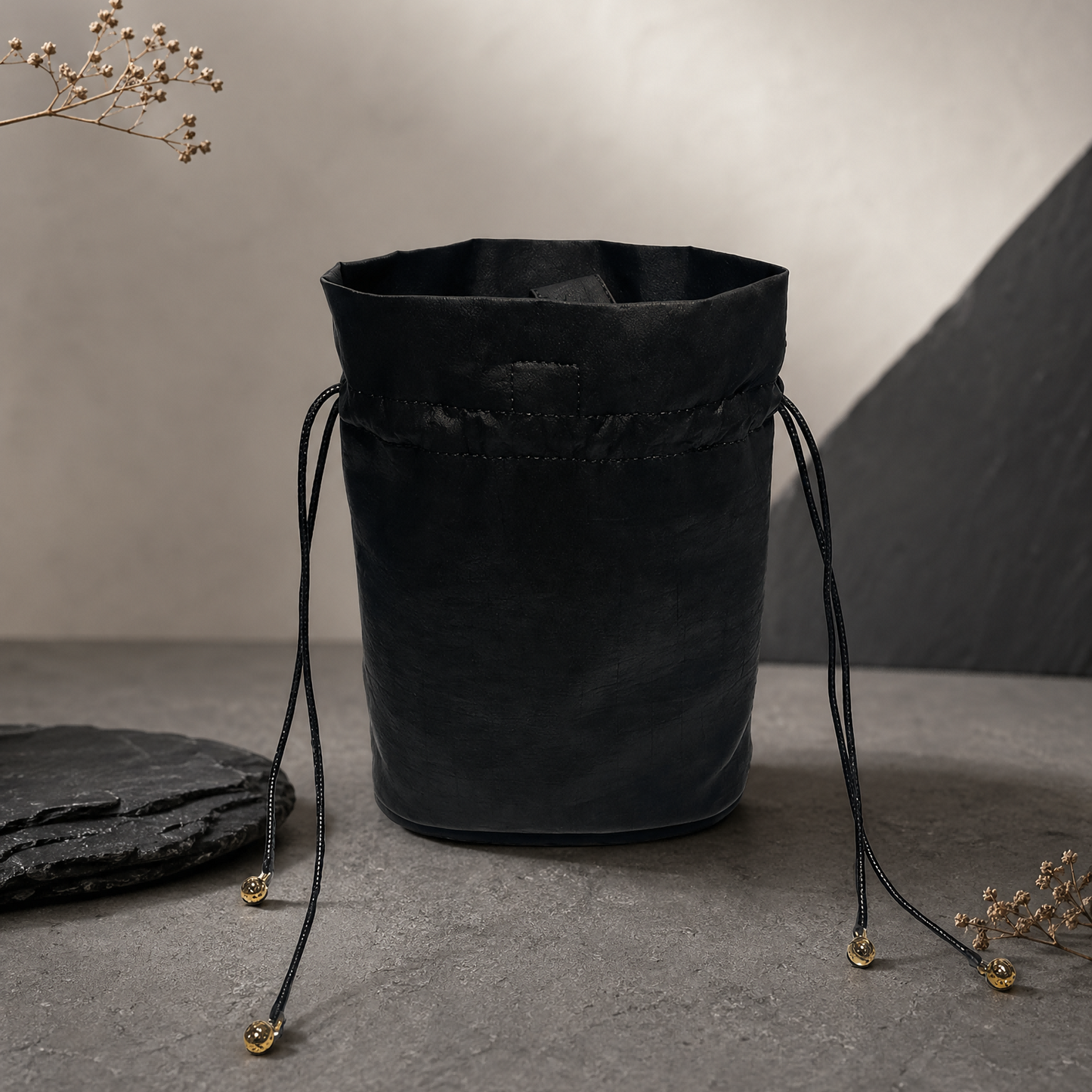 The Xiangyunsha Cracked Pattern "Money-Magnet Beast" Crossbody Bag | Orithing