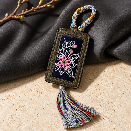 Xixiu embroidered luggage tag: Multicolor floral tag on pale stone